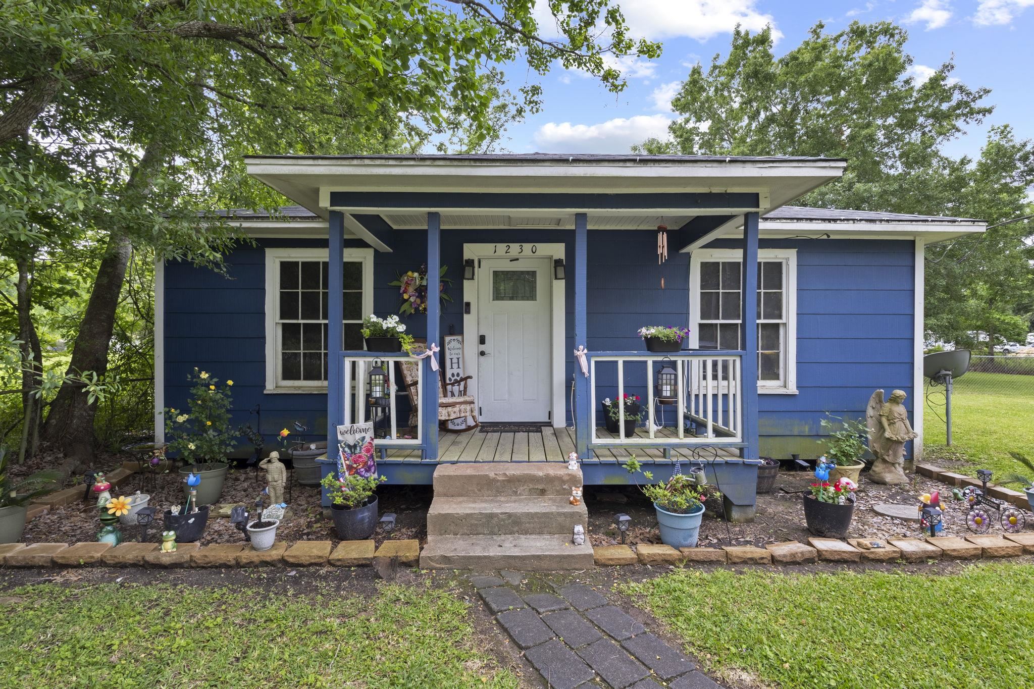 1230 Orange Street Vidor, TX 77662 - Photo 1 of 15