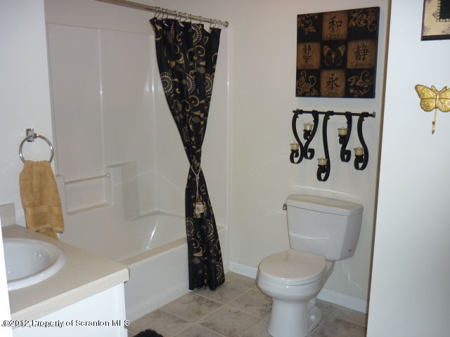 37 Wyndham Road Clarks Summit, PA 18411 - Photo 8 of 12 Gallery Image 8