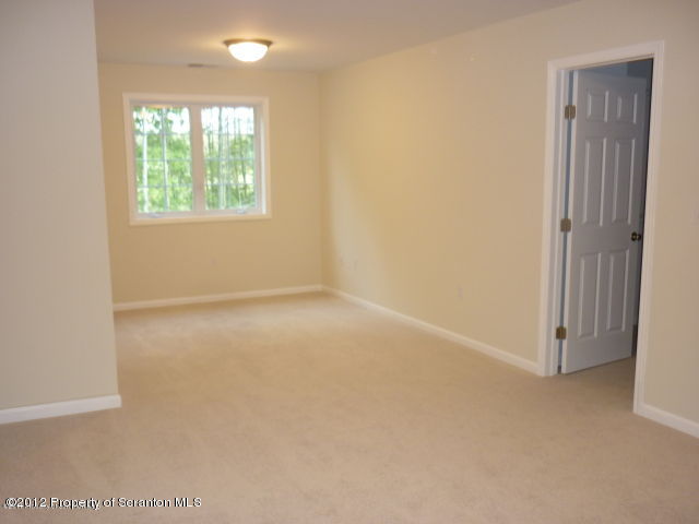 37 Wyndham Road Clarks Summit, PA 18411 - Photo 9 of 12 Gallery Image 9