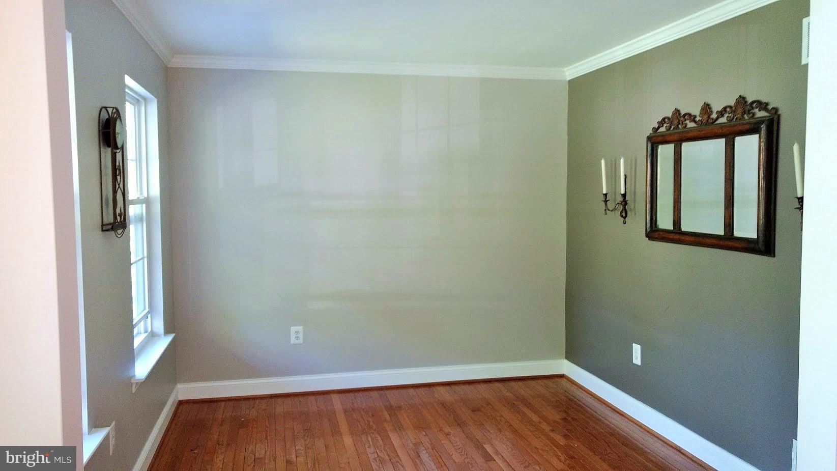 2154 Kauffman Road New Windsor, MD 21776 - Photo 8 of 30 Living Room