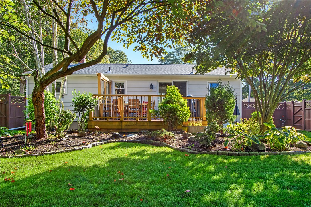 73 Custer Street Warwick, RI 02889 - Photo 3 of 37 Gallery Image 3