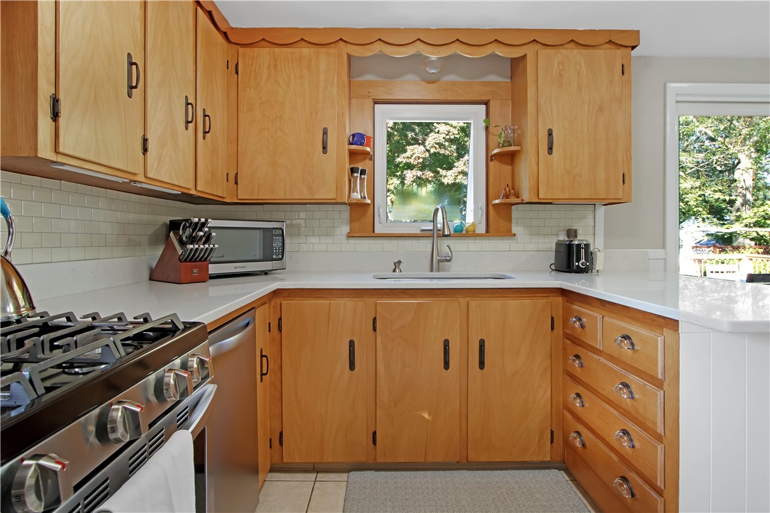 73 Custer Street Warwick, RI 02889 - Photo 33 of 37 Gallery Image 33
