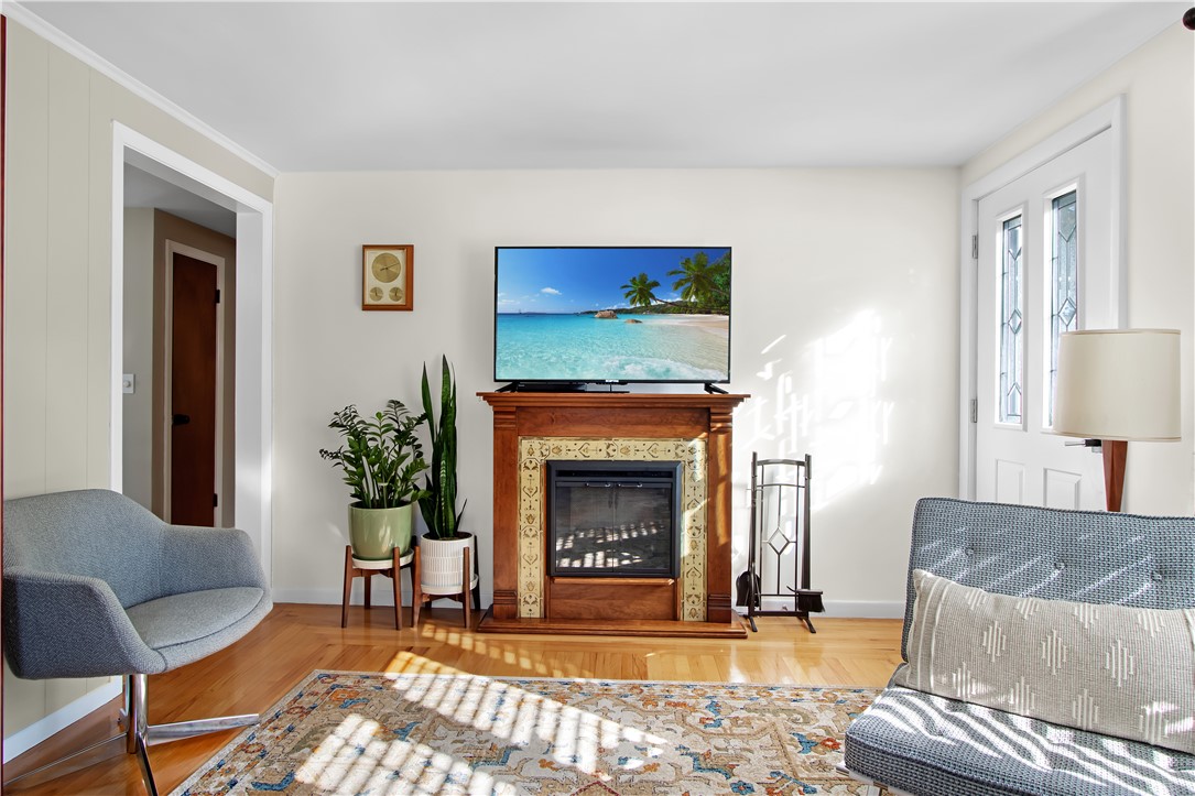 73 Custer Street Warwick, RI 02889 - Photo 8 of 37 Gallery Image 8