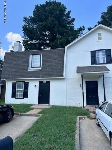 $1,325 | 2701 Jamestown Way, Unit 2, Jackson, MS 39211