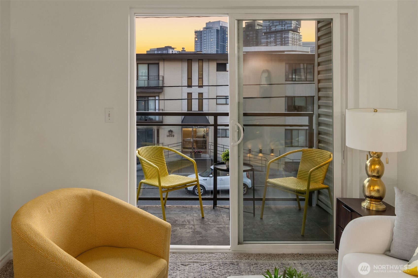 1616 Summit Avenue, Unit N203 Seattle, WA 98122 - Photo 3 of 18