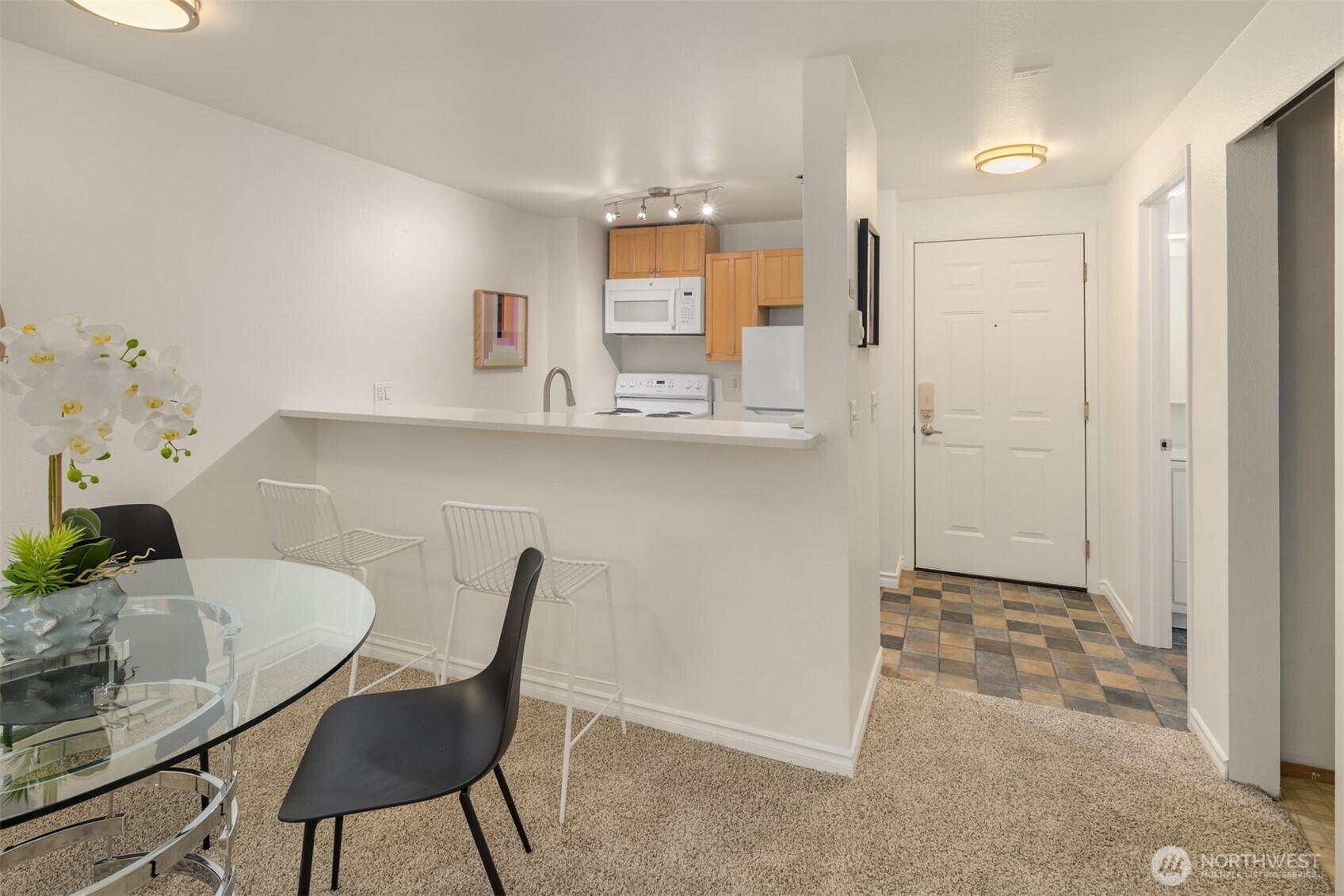 1616 Summit Avenue, Unit N203 Seattle, WA 98122 - Photo 6 of 18