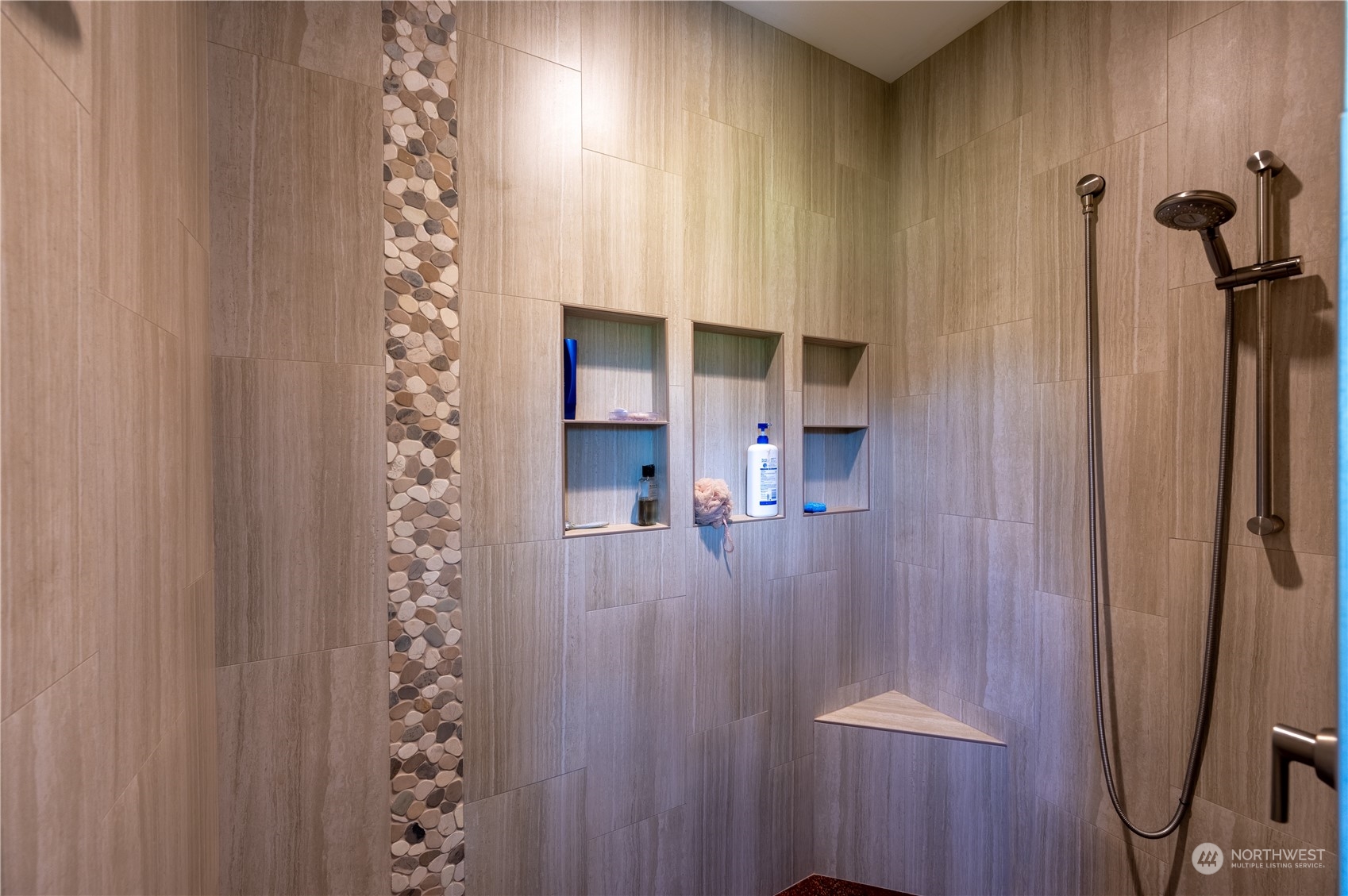 1680 Butler Creek Road Sedro-Woolley, WA 98284 - Photo 23 of 40 a bathroom with a shower