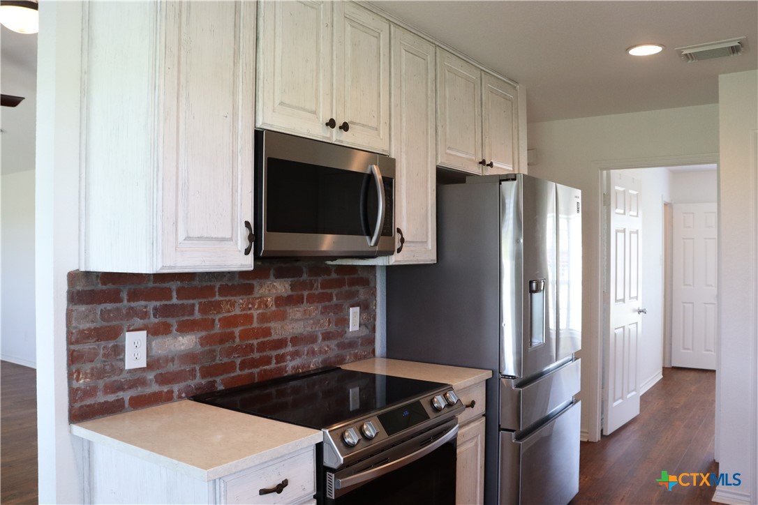 333 Lake Point Road Comanche, TX 76442 - Photo 14 of 30 Gallery Image 14