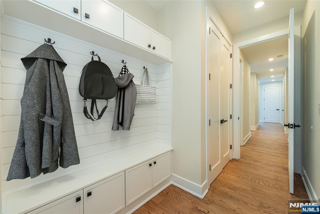 778 Wynetta Place Paramus, NJ 07652 - Photo 18 of 44 Gallery Image 18