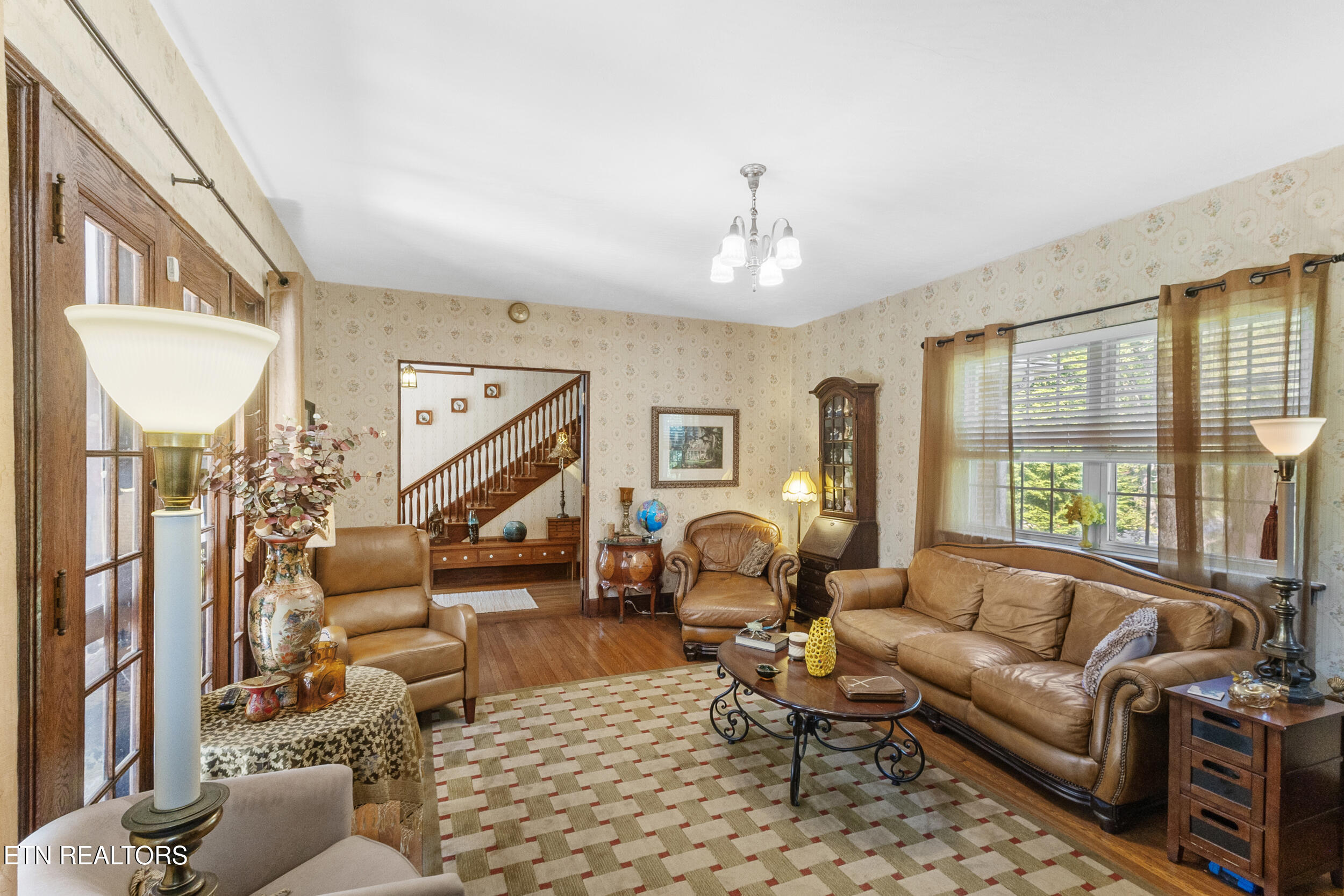1533 Springbrook Road Alcoa, TN 37701 - Photo 13 of 60 17_living (3)