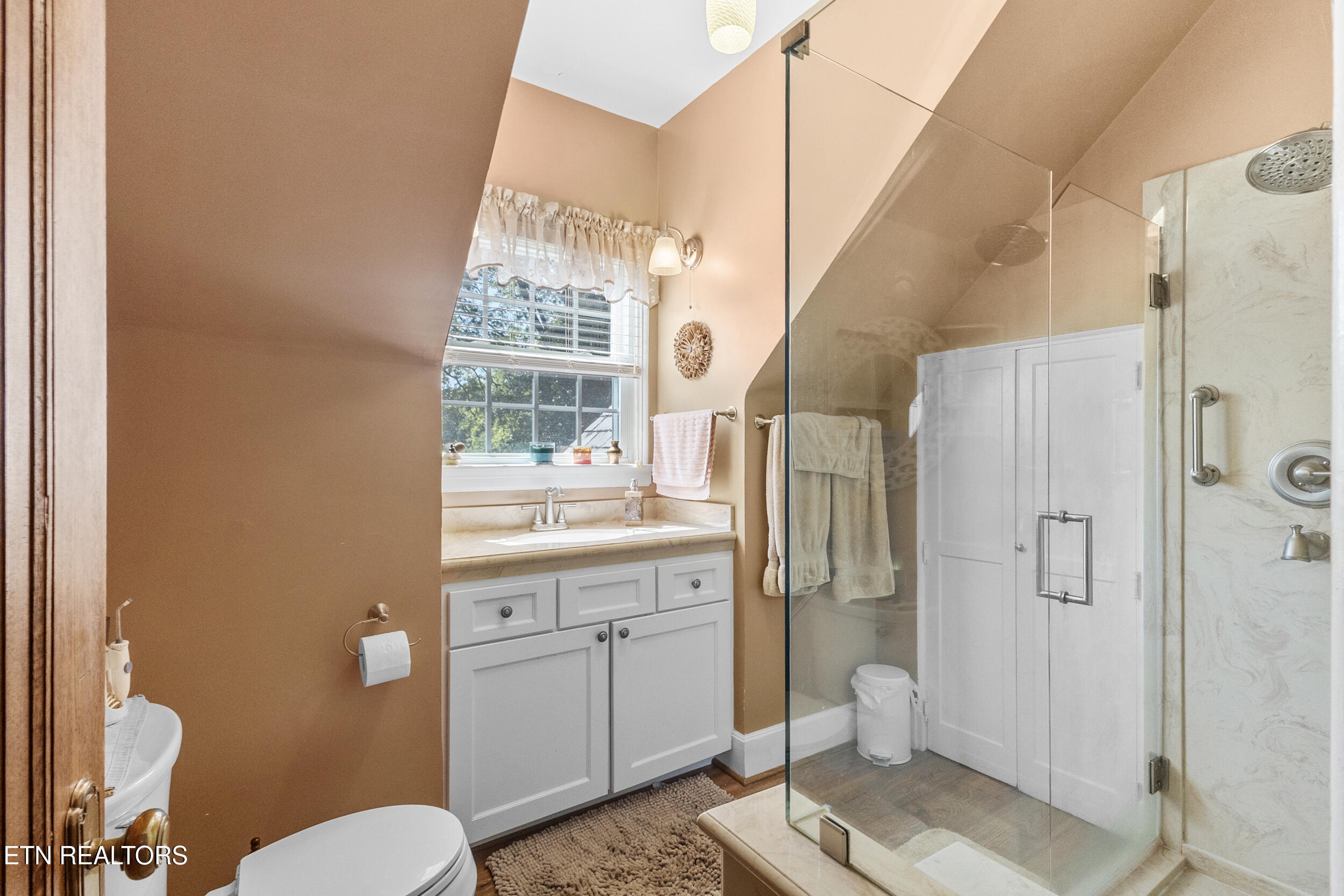 1533 Springbrook Road Alcoa, TN 37701 - Photo 38 of 60 51_bathroom 3