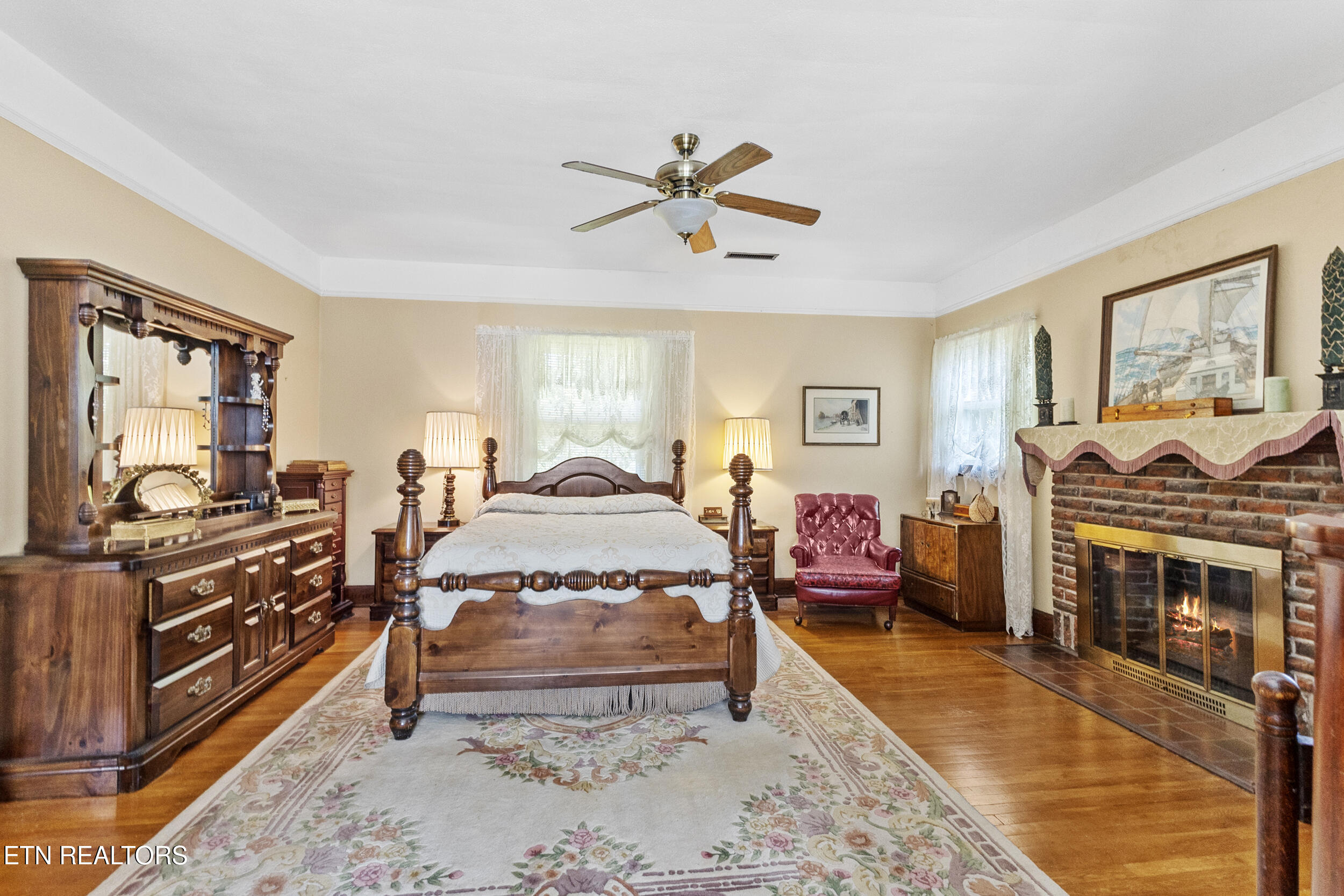 1533 Springbrook Road Alcoa, TN 37701 - Photo 41 of 60 54_master bedroom (2)