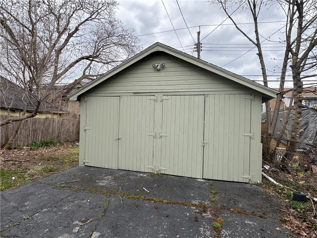 482 Melville Street Rochester, NY 14609 - Photo 4 of 26