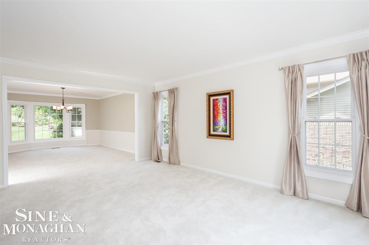 422 Lake Forest Road Rochester Hills, MI 48309 - Photo 9 of 59