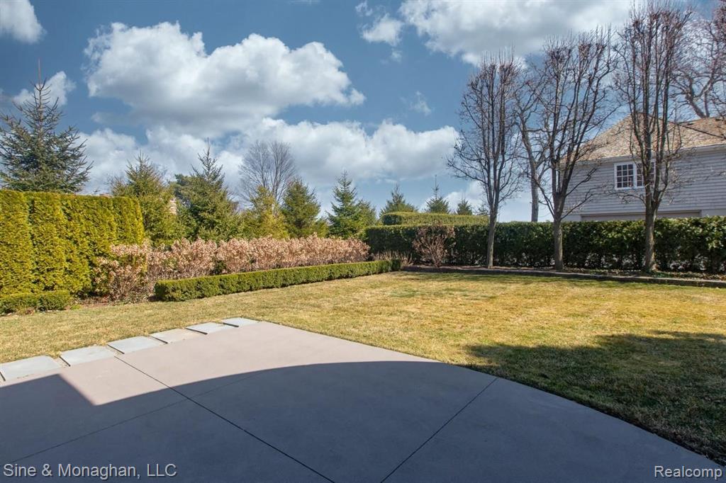10 Provencal Road Grosse Pointe Farms, MI 48236 - Photo 20 of 94