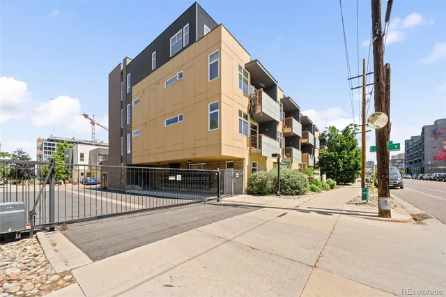 $400,000 | 3101 Blake Street, Unit 305, Denver, CO 80205