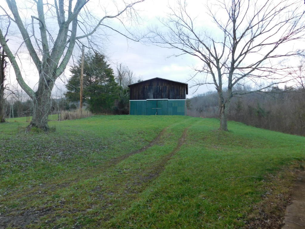 708 Thomas Road Speedwell, TN 37870 - Photo 1 of 5 20160101151917847049000000-o
