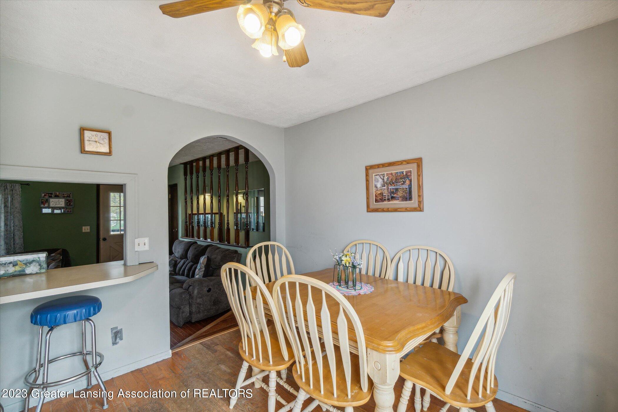 1386 Kelly Road Mason, MI 48854 - Photo 8 of 35 12-1386-Kelly-Rd-Mason-MI-48854-WindowSt