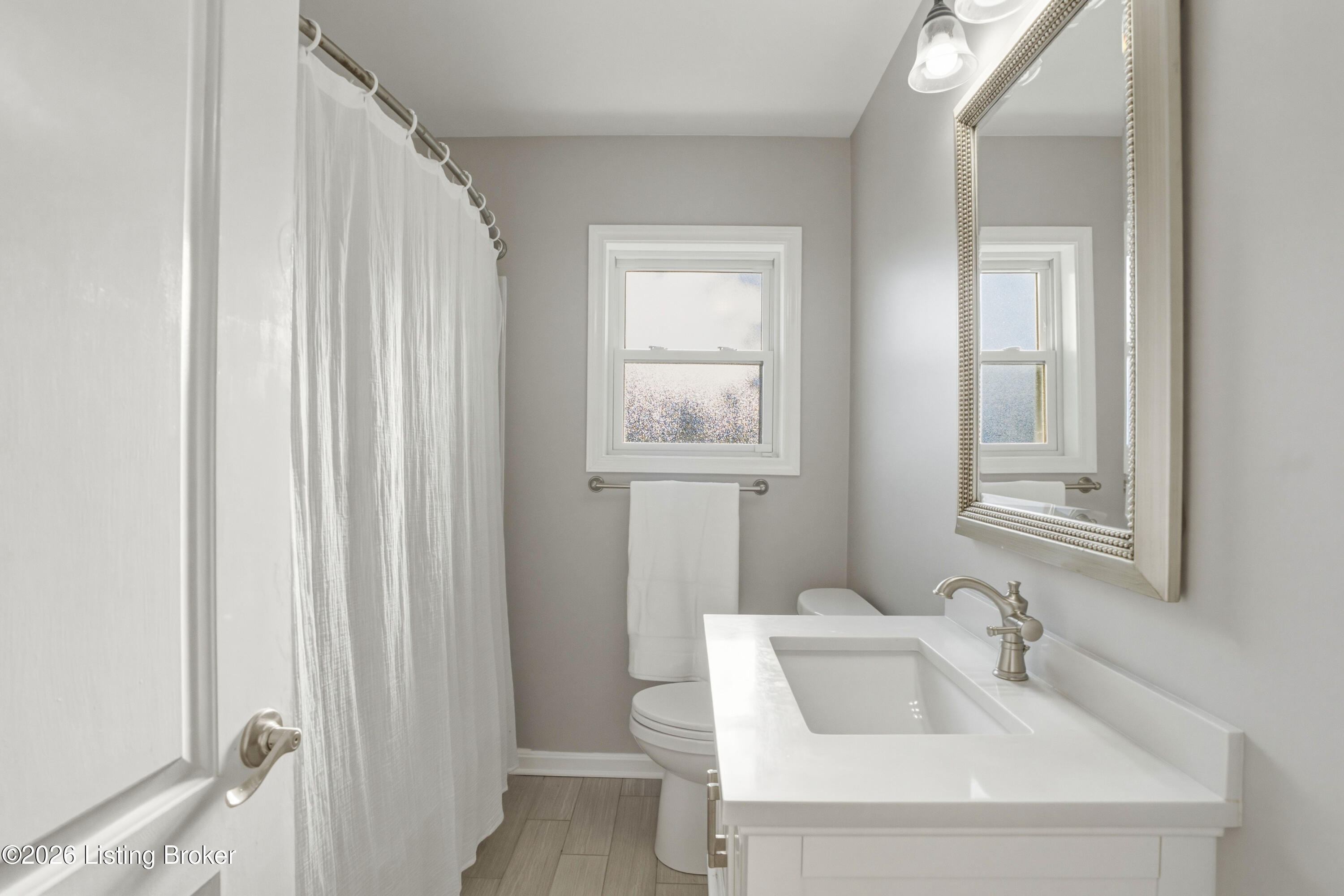 8811 Waltlee Road Louisville, KY 40291 - Photo 27 of 42 27-Bathroom