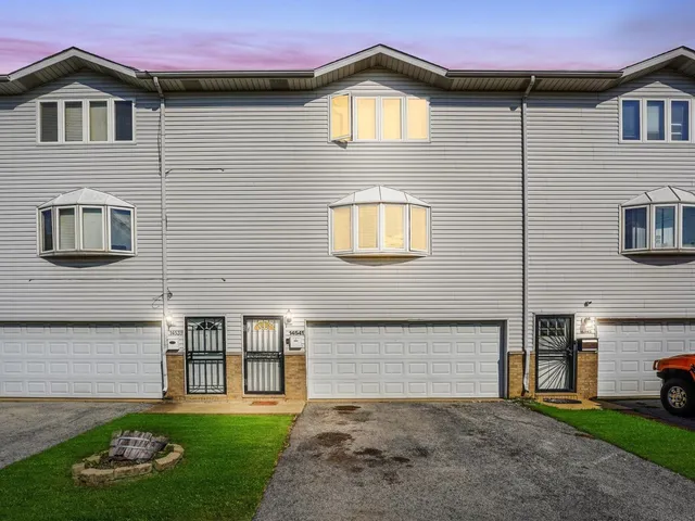 $185,000 | 14541 South Marquette Avenue, Burnham, IL 60633