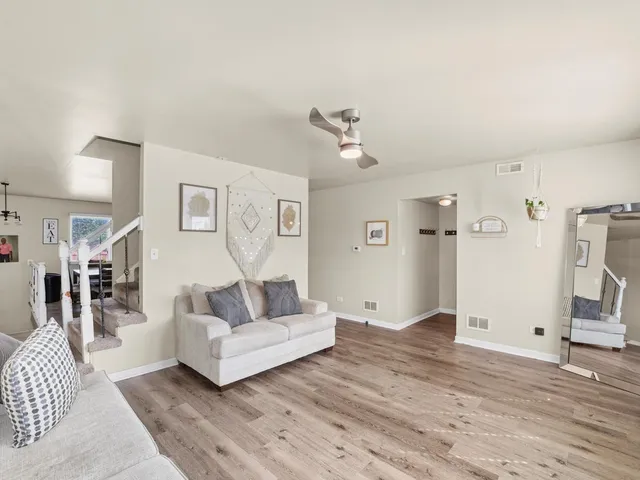 $185,000 | 14541 South Marquette Avenue, Burnham, IL 60633