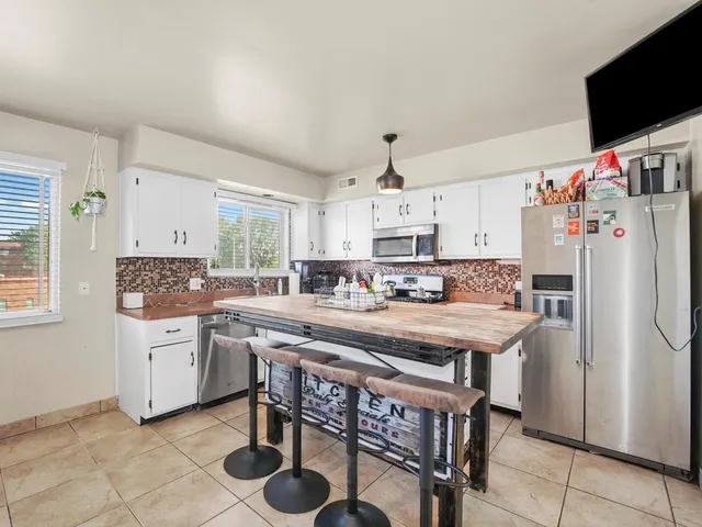 $185,000 | 14541 South Marquette Avenue, Burnham, IL 60633