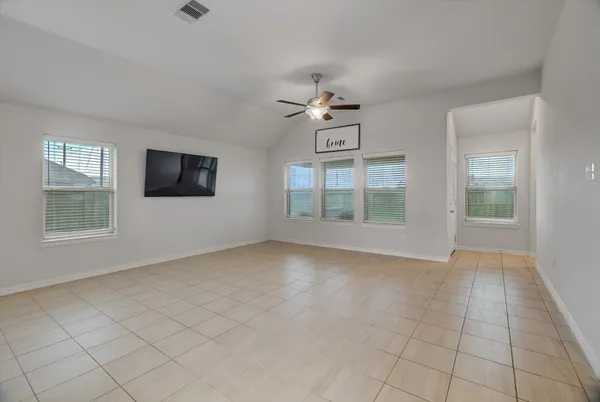 $2,550 | 3334 Tug Way, Baytown, TX 77523