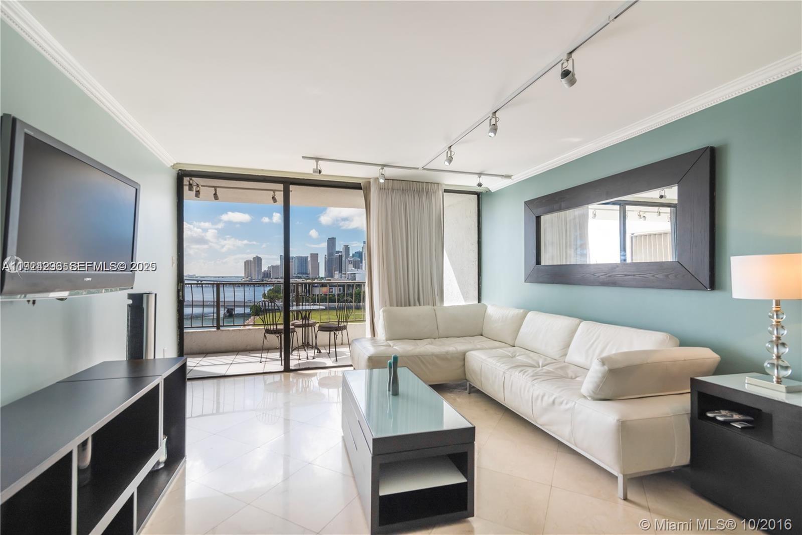 555 Northeast 15th Street, Unit 11J Miami, FL 33132 - Photo 5 of 12