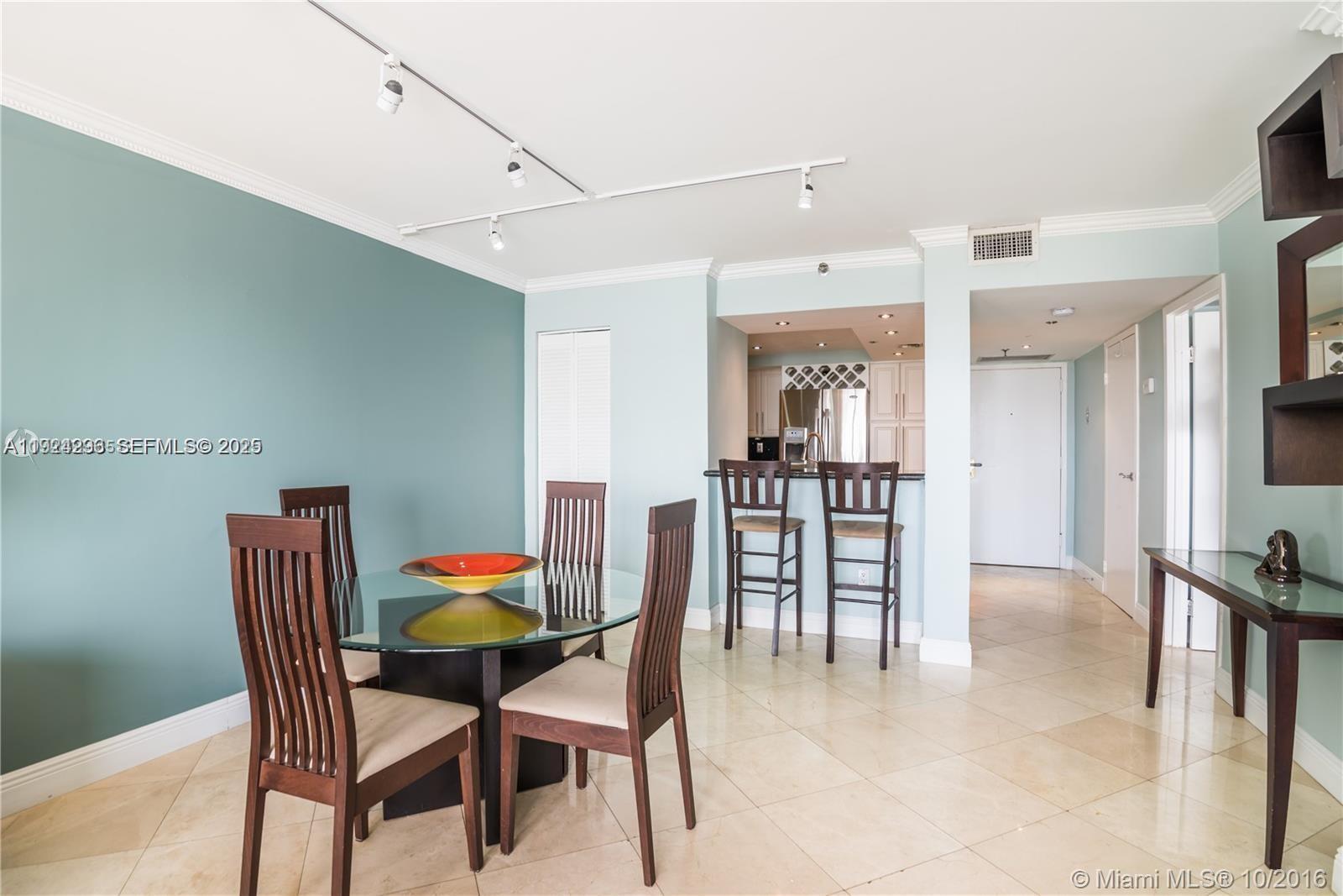 555 Northeast 15th Street, Unit 11J Miami, FL 33132 - Photo 7 of 12