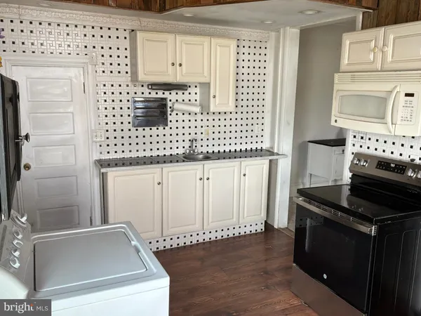 $1,700 | 1359 Main Street, Unit A1, Woodside, DE 19904
