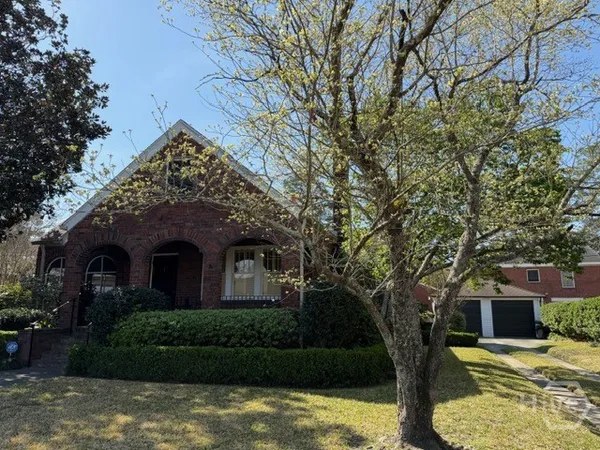 $419,000 | 605 East 53rd Street, Savannah, GA 31405