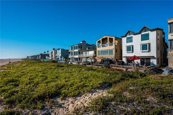 $3,500,000 | 17085 South Pacific Avenue, Sunset Beach, CA 90742