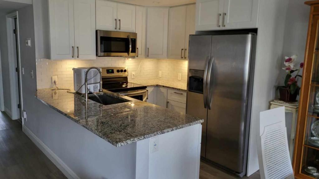 1066 Exeter Boca Raton, FL 33434 - Photo 1 of 20 OPEN KITCHEN