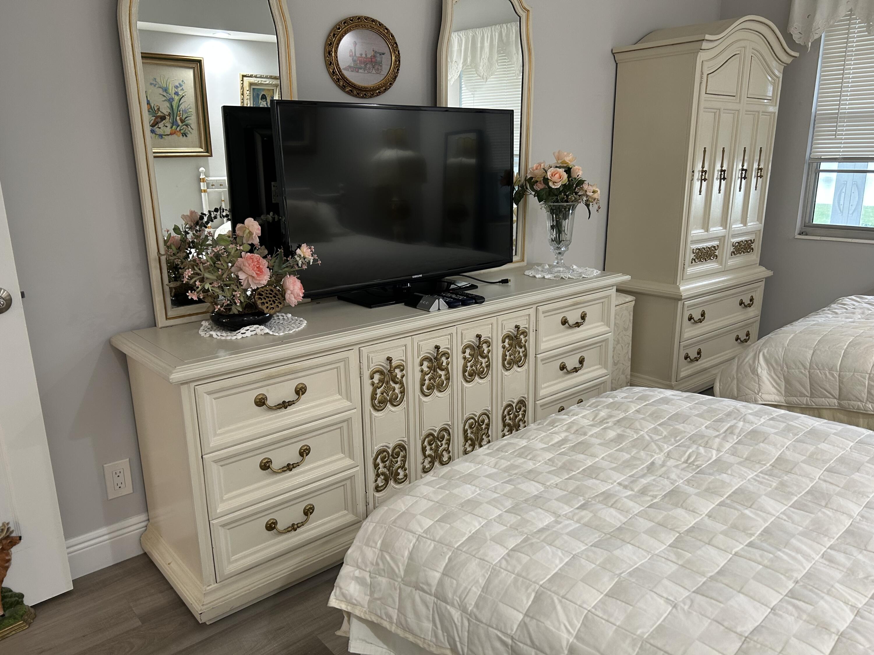 1066 Exeter Boca Raton, FL 33434 - Photo 10 of 20 Primary Bedroom