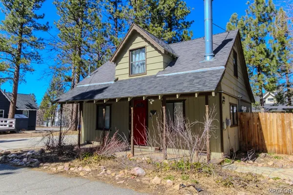 $1,800 | 40246 Dream Street, Big Bear Lake, CA 92315