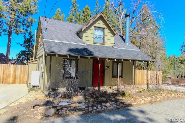 $1,800 | 40246 Dream Street, Big Bear Lake, CA 92315