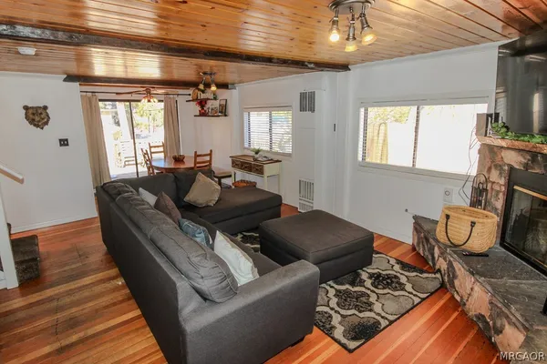 $1,800 | 40246 Dream Street, Big Bear Lake, CA 92315