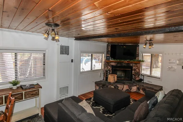 $1,800 | 40246 Dream Street, Big Bear Lake, CA 92315