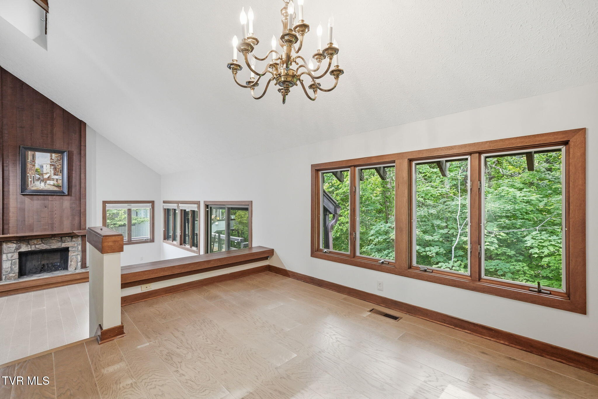 138 Columbine Road Kingsport, TN 37660 - Photo 8 of 50 28-web-or-mls-011_DSC03365
