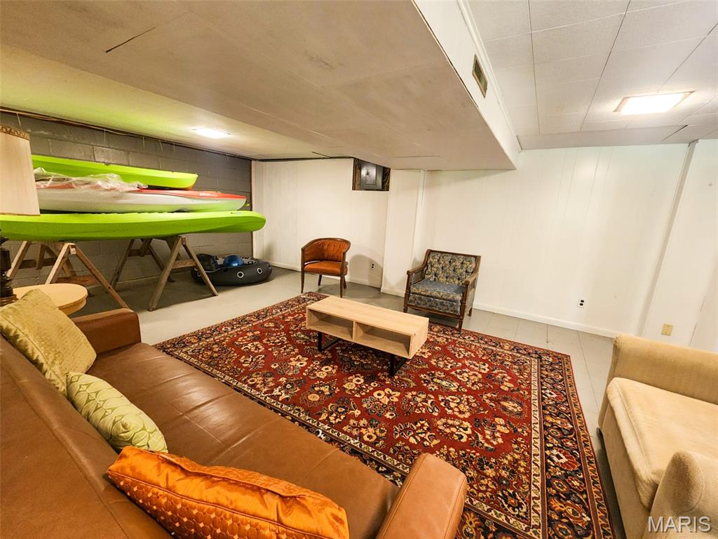 15222 Circle Drive Gillespie, IL 62033 - Photo 12 of 32