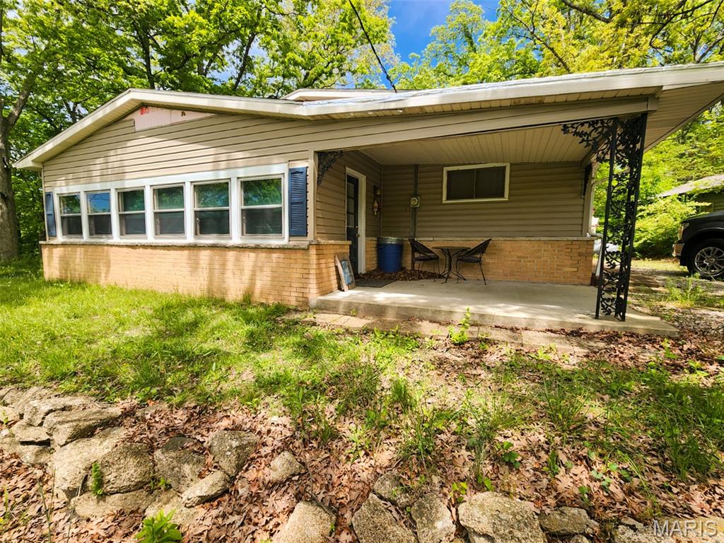 15222 Circle Drive Gillespie, IL 62033 - Photo 2 of 32