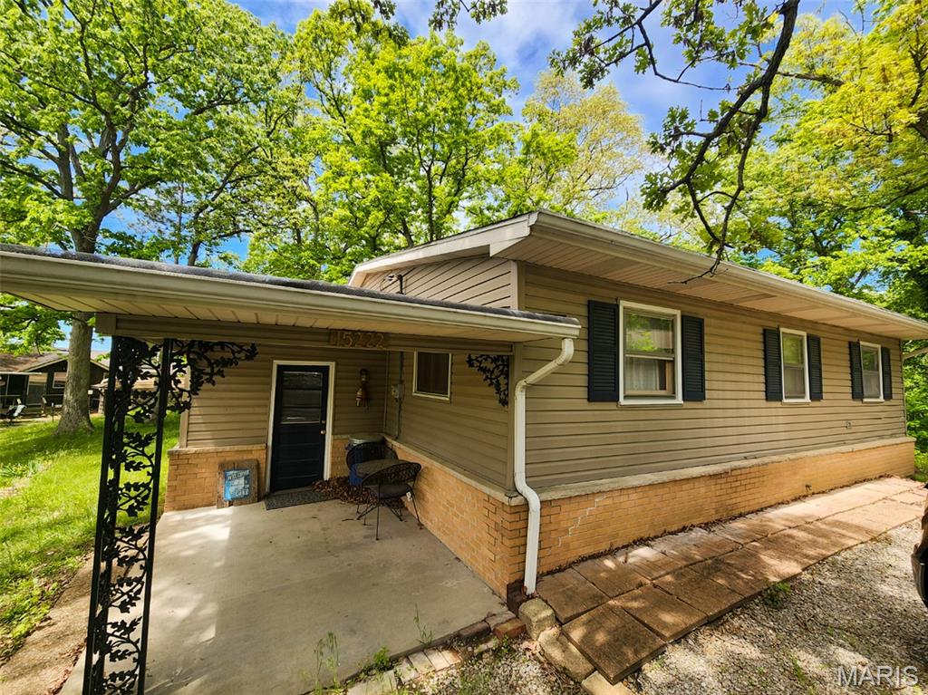 15222 Circle Drive Gillespie, IL 62033 - Photo 3 of 32