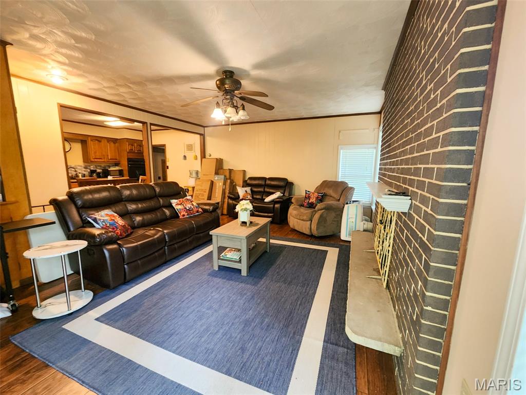 15222 Circle Drive Gillespie, IL 62033 - Photo 8 of 32