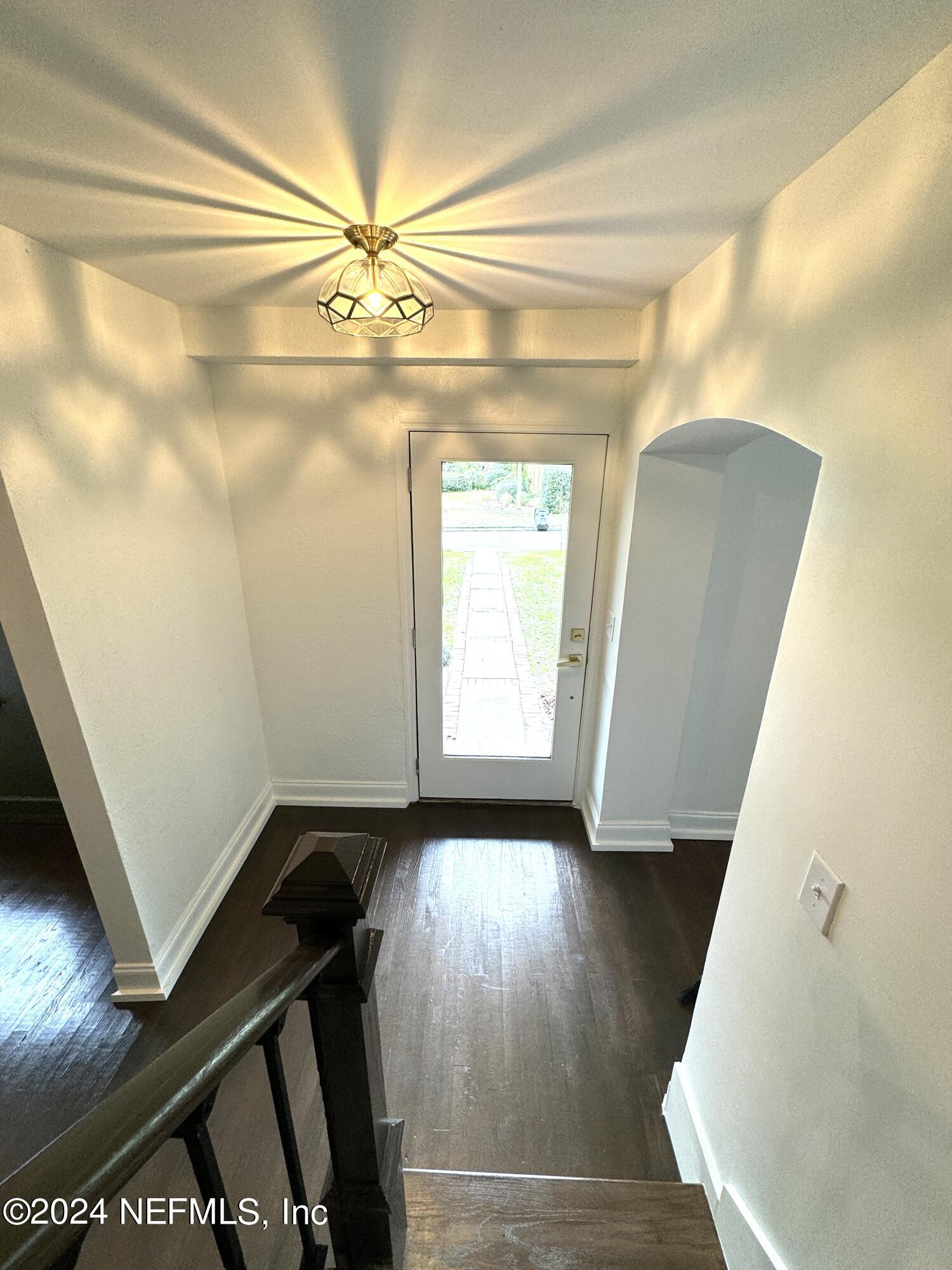 1515 Berwick Road Jacksonville, FL 32207 - Photo 4 of 56 Front entry