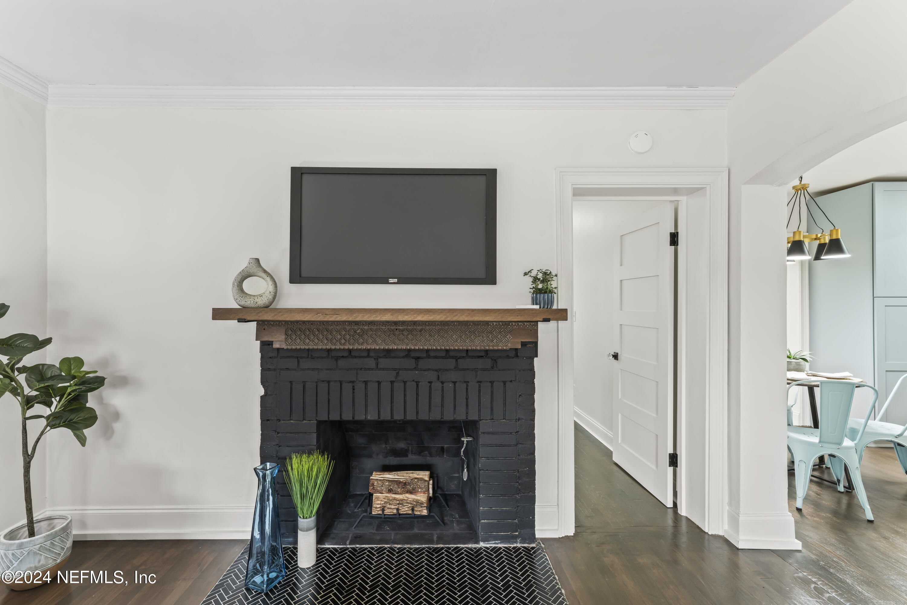 1515 Berwick Road Jacksonville, FL 32207 - Photo 8 of 56 fireplace