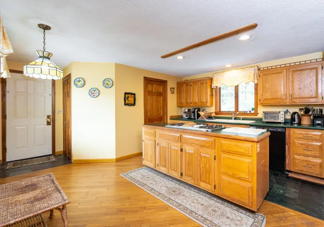 $550,000 | 39 Birch Glen Drive, Bennington, NH 03442