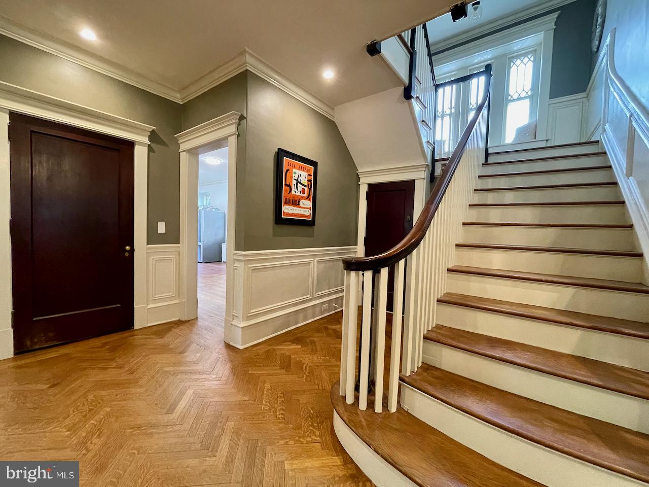 2103 Baynard Boulevard Wilmington, DE 19802 - Photo 12 of 75 Magnificent turned staircase