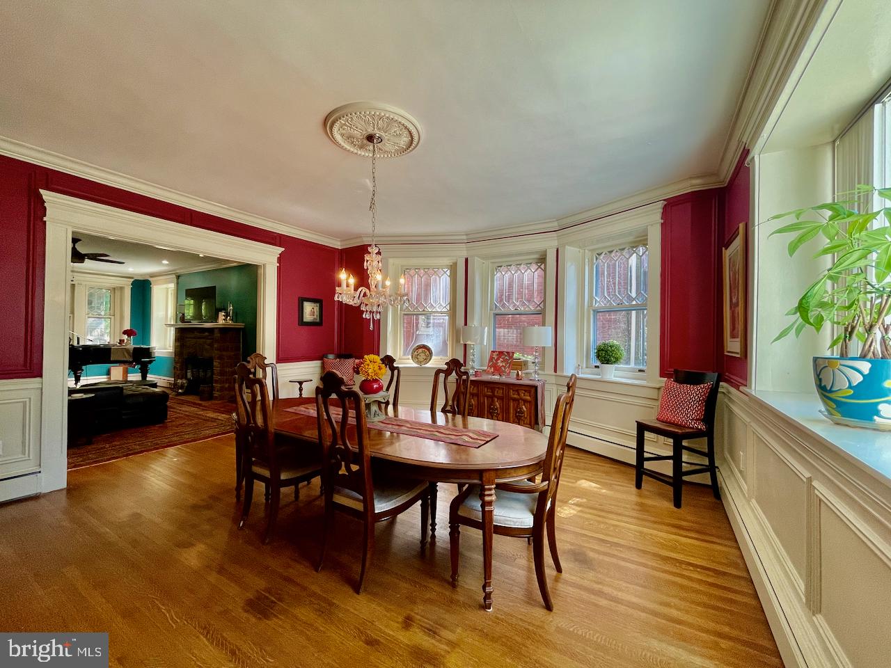 2103 Baynard Boulevard Wilmington, DE 19802 - Photo 20 of 75 Beautiful dining area with leaded glass windows.