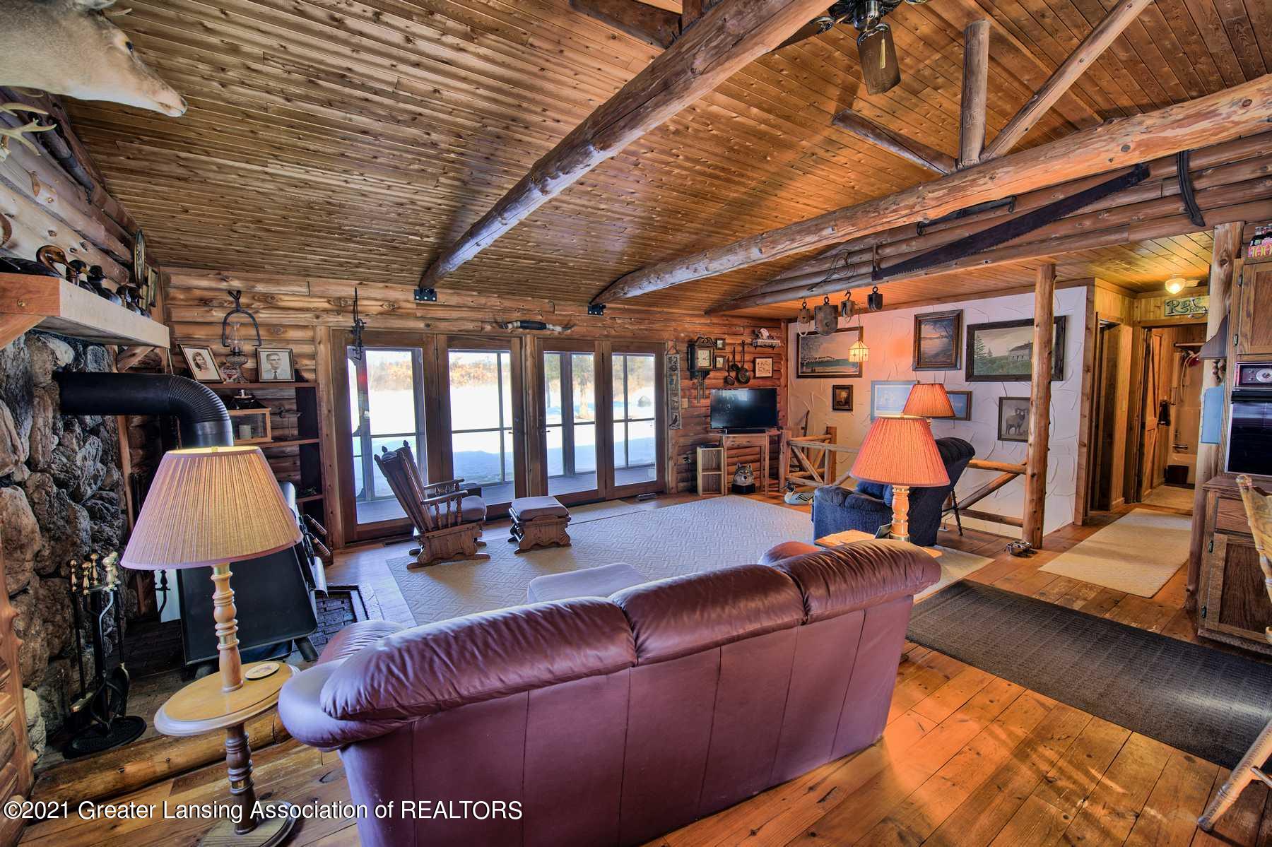 7677 Lyons Road Portland, MI 48875 - Photo 6 of 45 Living