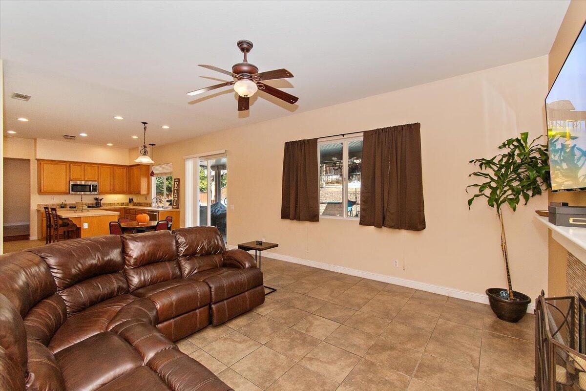 8576 Barnwood Lane Riverside, CA 92508 - Photo 17 of 56 16-BOS_1590